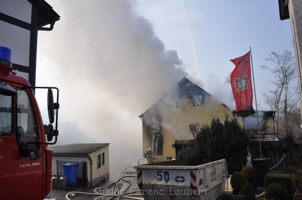 Haus komplett ausgebrannt Leverkusen P23.JPG